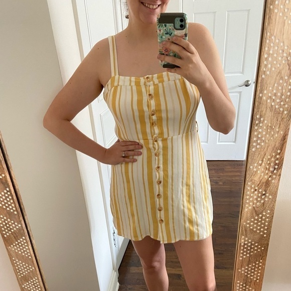 Dizzy Lizzy Striped Yellow & White Button Up Front Square Neckline Lined Dress - Picture 1 of 7